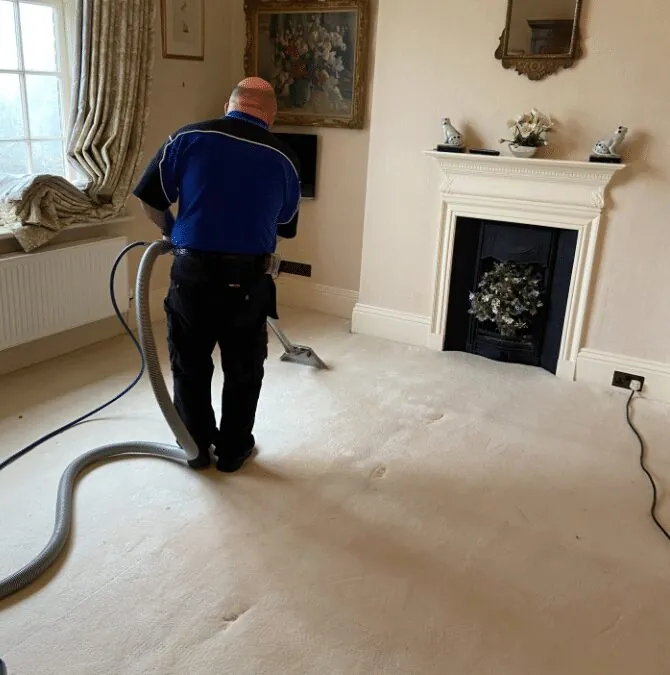 What can I use to remove a red Wine stain from my Carpet?